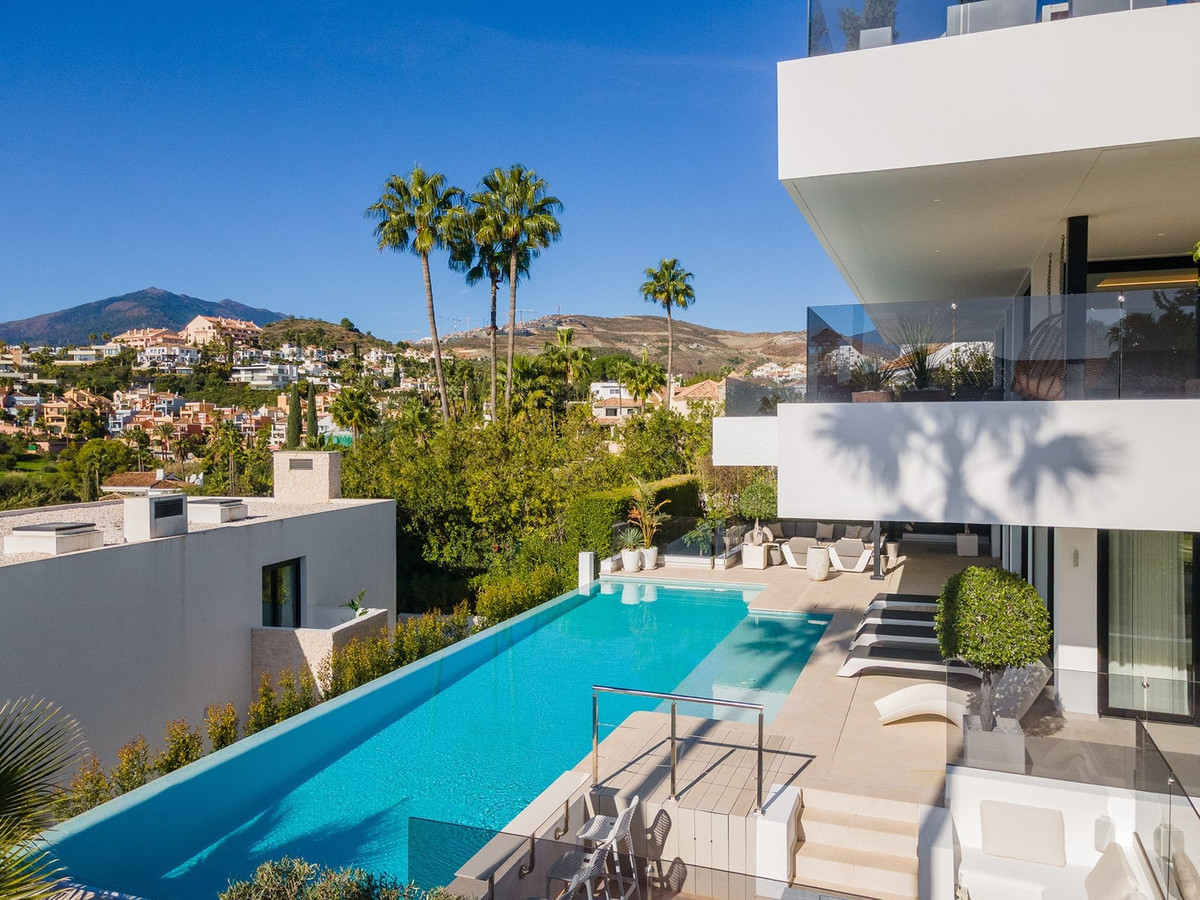 Se vende Villa - Chalet de 5 dormitorios en Costa Del Sol, Málaga, España