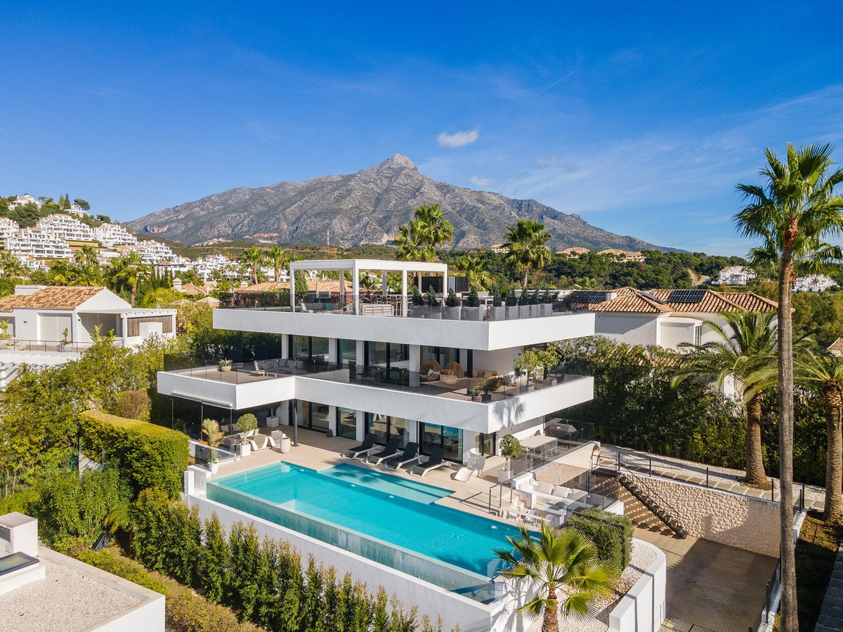 Se vende Villa - Chalet de 5 dormitorios en Costa Del Sol, Málaga, España
