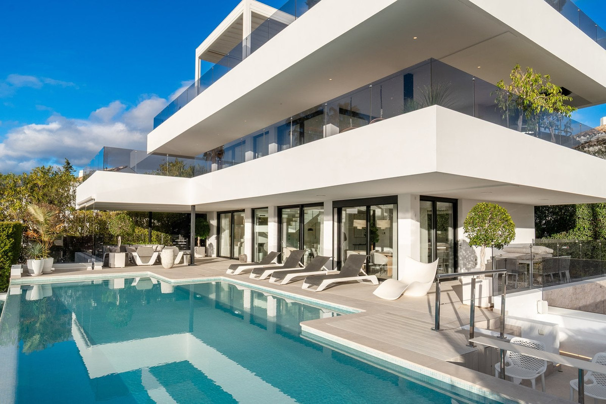 Se vende Villa - Chalet de 5 dormitorios en Costa Del Sol, Málaga, España