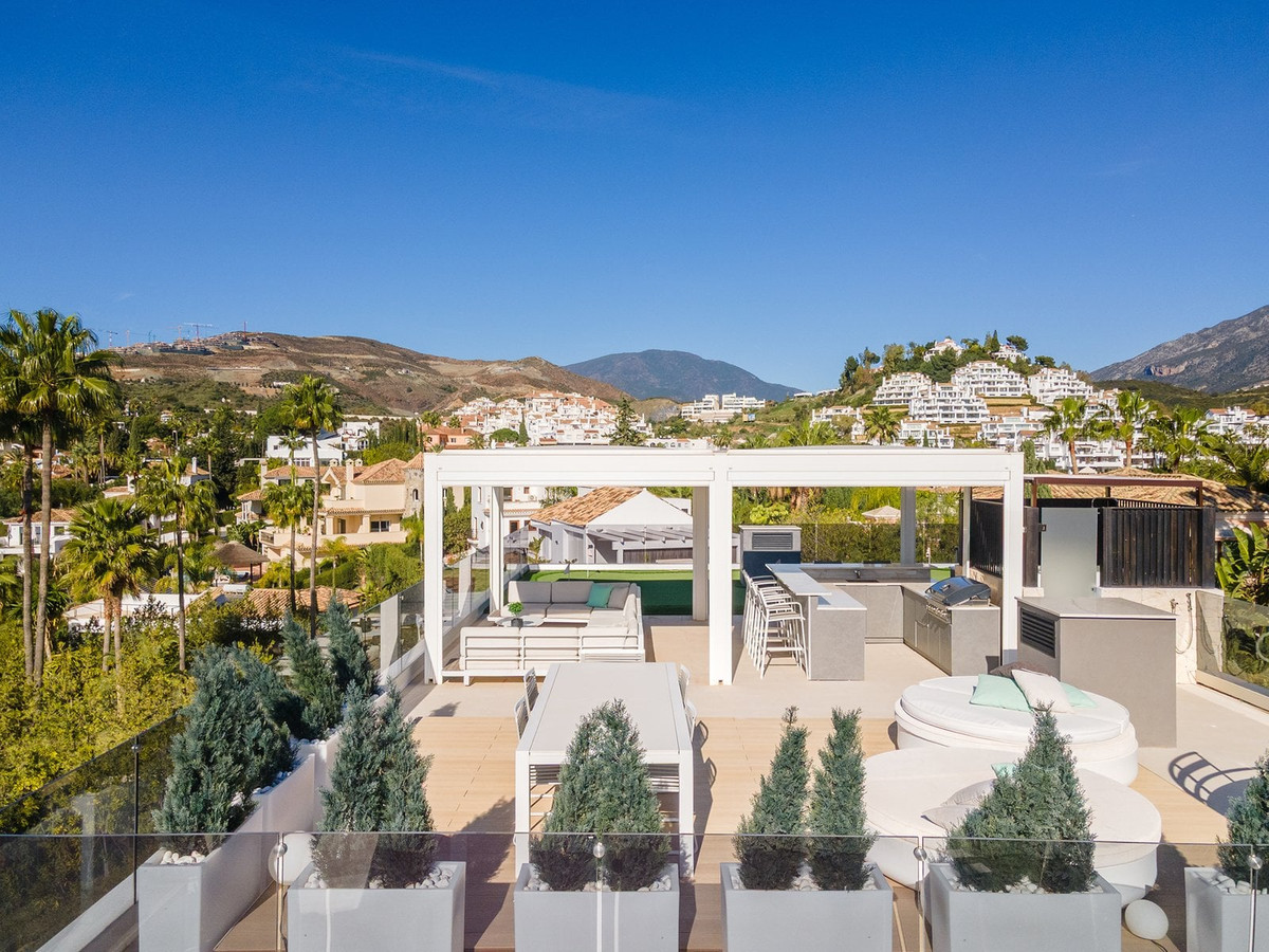 Se vende Villa - Chalet de 5 dormitorios en Costa Del Sol, Málaga, España