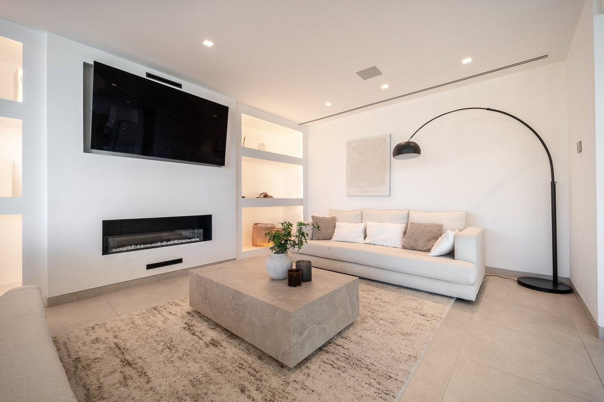 Se vende Villa - Chalet de 5 dormitorios en Costa Del Sol, Málaga, España