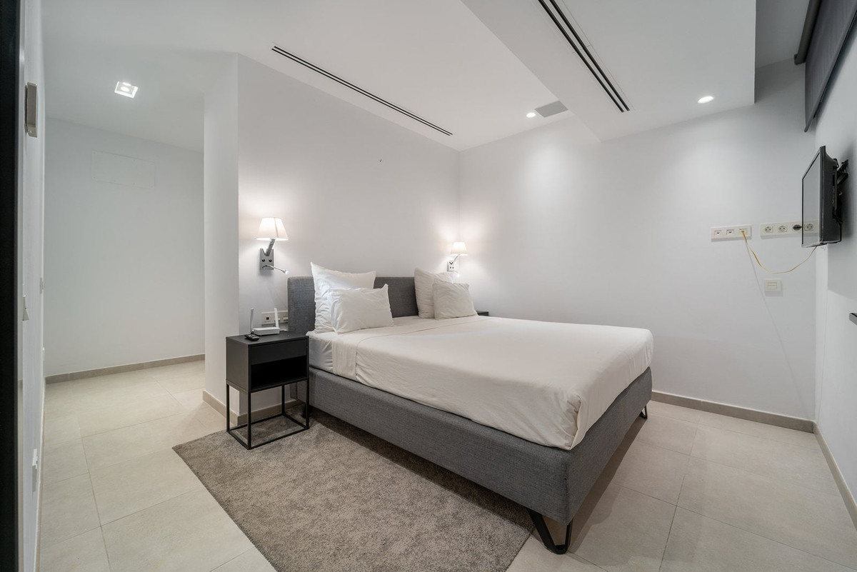 Se vende Villa - Chalet de 5 dormitorios en Costa Del Sol, Málaga, España