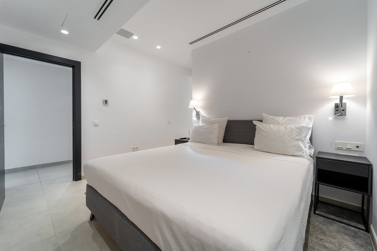 Se vende Villa - Chalet de 5 dormitorios en Costa Del Sol, Málaga, España