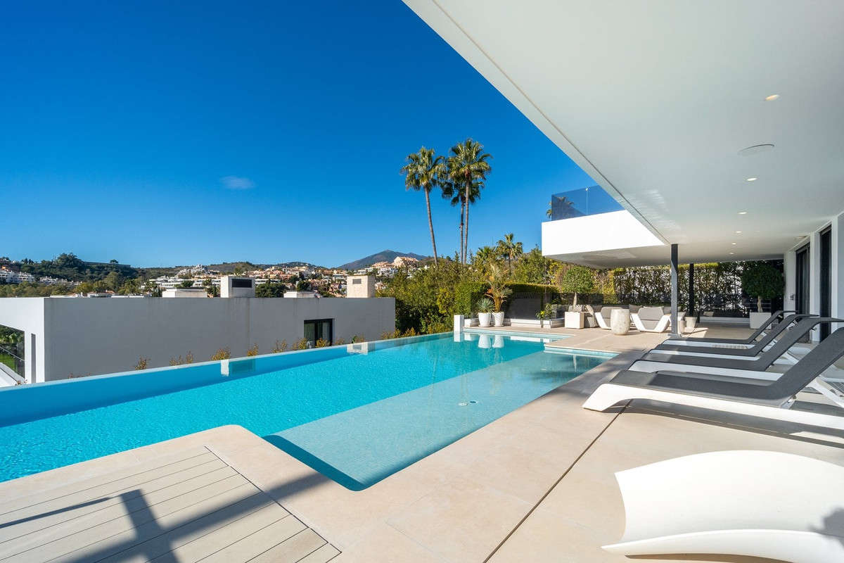 Se vende Villa - Chalet de 5 dormitorios en Costa Del Sol, Málaga, España