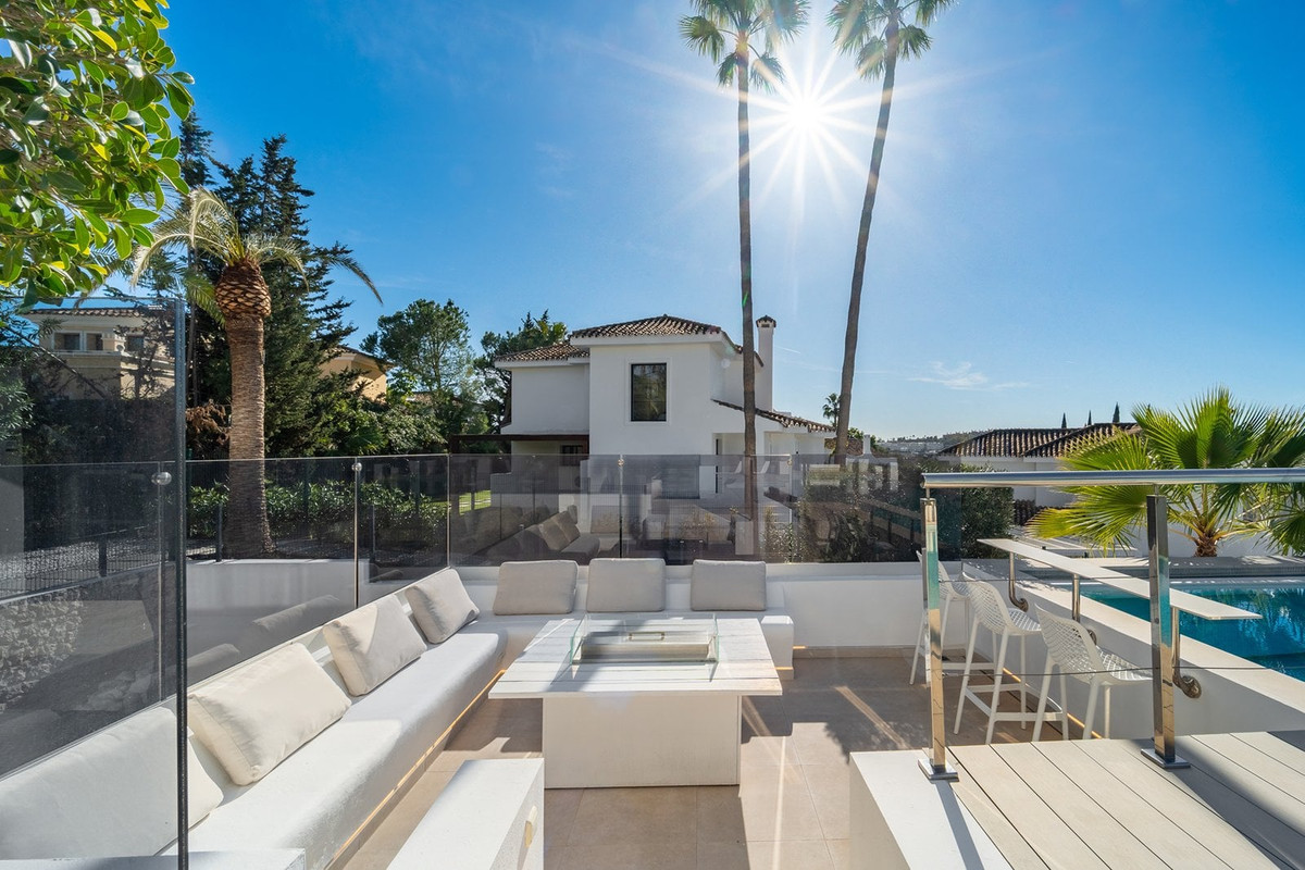 Se vende Villa - Chalet de 5 dormitorios en Costa Del Sol, Málaga, España