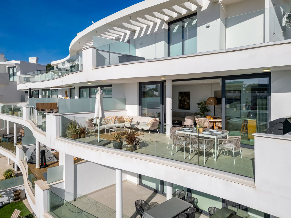 2 Bed Apartment for sale in Fuengirola Costa Del Sol, Málaga, Spain