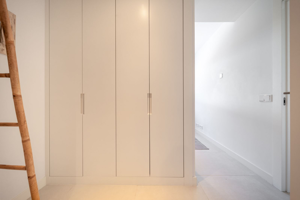 2 Bed Apartment for sale in Fuengirola Costa Del Sol, Málaga, Spain