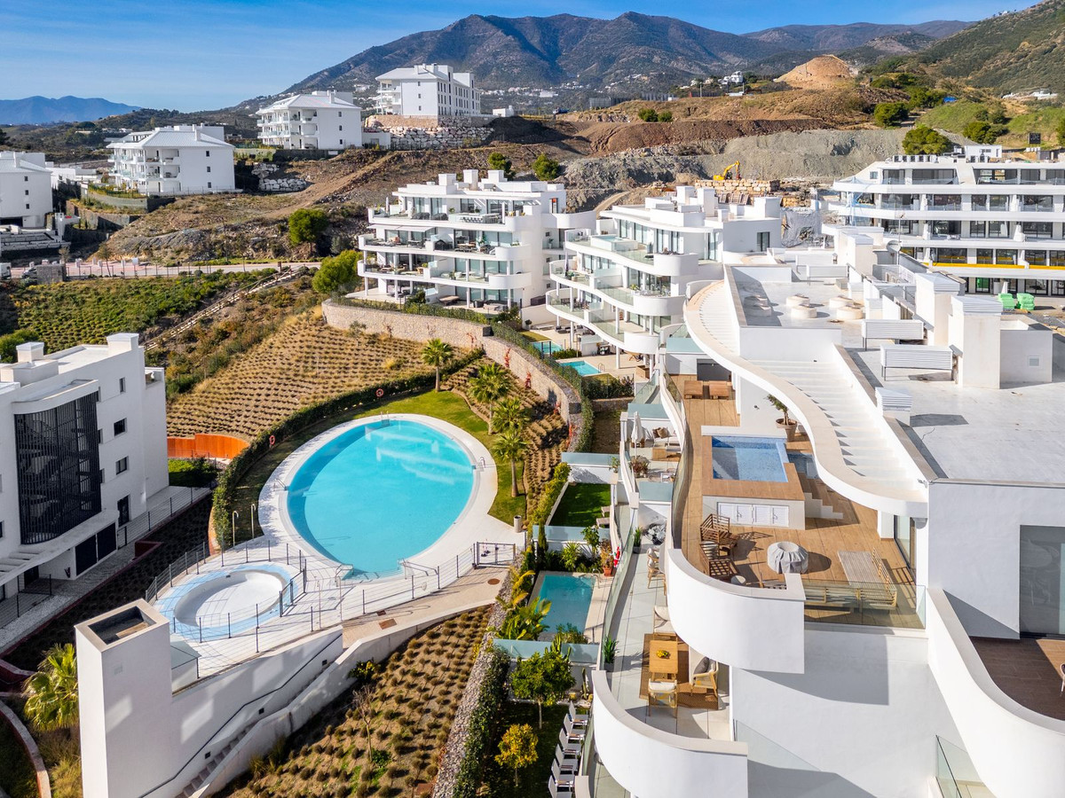 2 Bed Apartment for sale in Fuengirola Costa Del Sol, Málaga, Spain