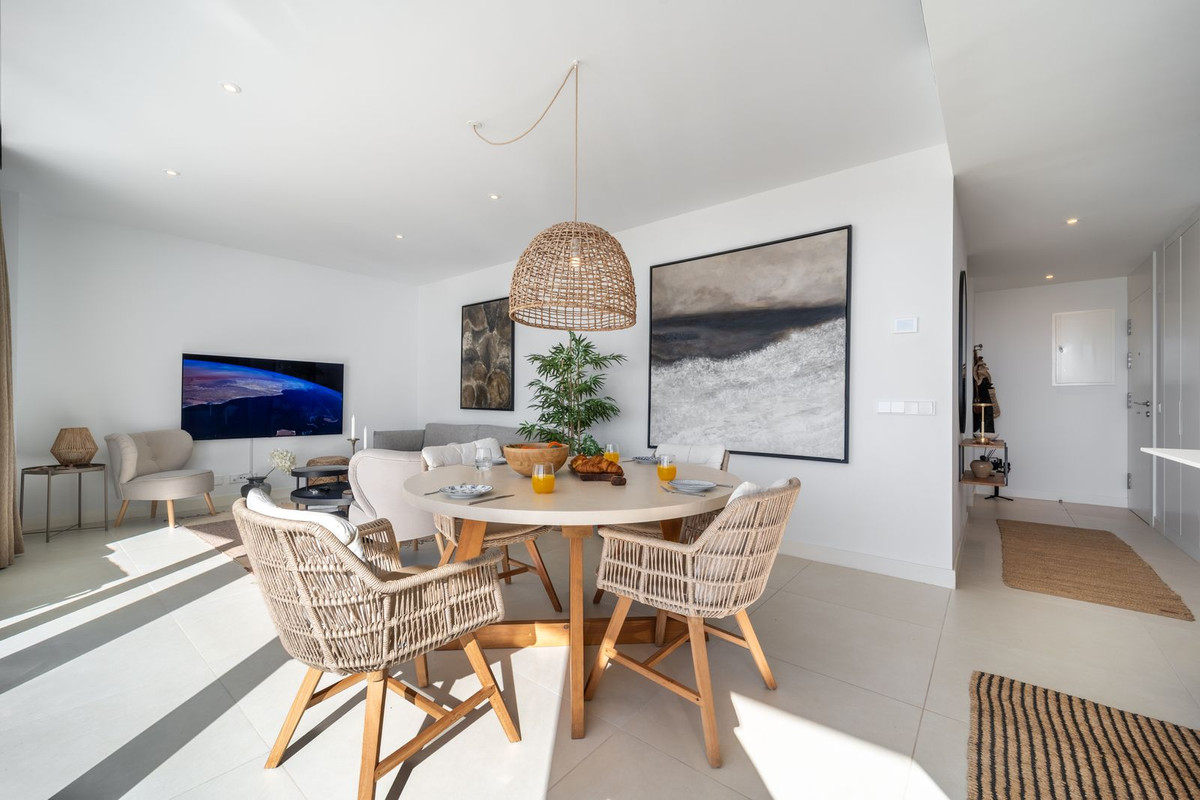 2 Bed Apartment for sale in Fuengirola Costa Del Sol, Málaga, Spain