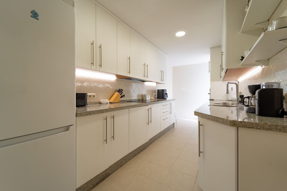 2 Bed Apartment for sale in Elviria Costa Del Sol, Málaga, Spain