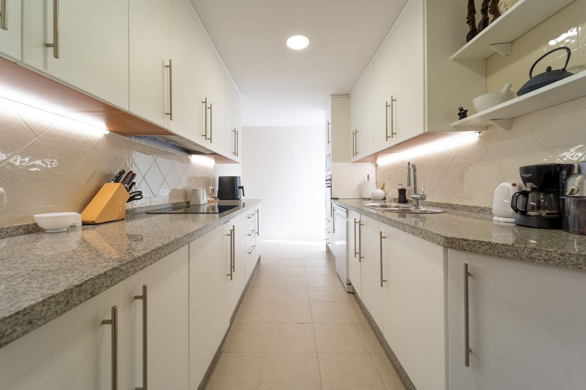 2 Bed Apartment for sale in Elviria Costa Del Sol, Málaga, Spain