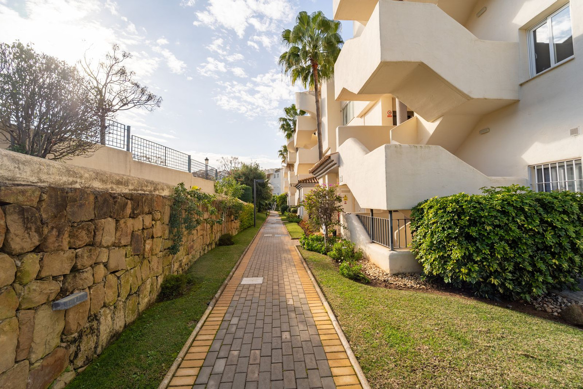 2 Bed Apartment for sale in Elviria Costa Del Sol, Málaga, Spain