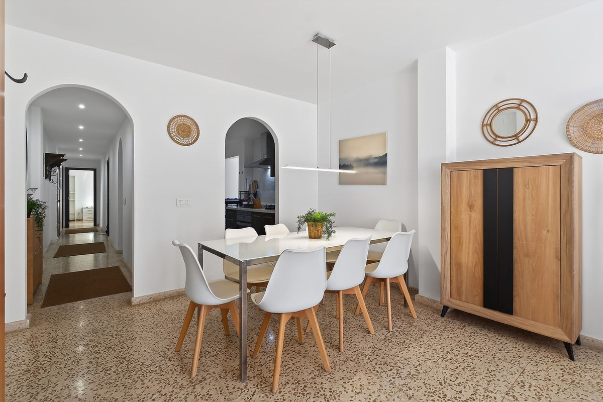 Se vende Apartamento en Planta Última de 3 dormitorios en Costa Del Sol, Málaga, España