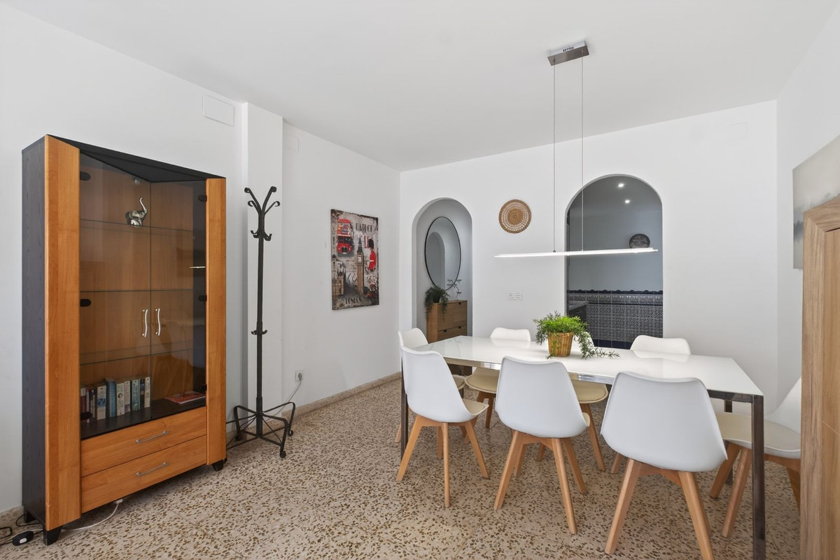 Se vende Apartamento en Planta Última de 3 dormitorios en Costa Del Sol, Málaga, España