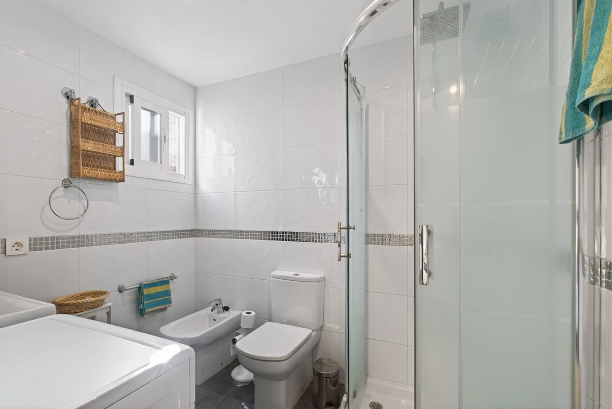 Se vende Apartamento en Planta Última de 3 dormitorios en Costa Del Sol, Málaga, España