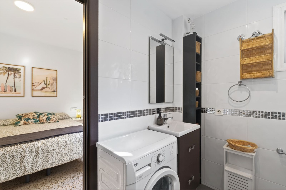 Se vende Apartamento en Planta Última de 3 dormitorios en Costa Del Sol, Málaga, España