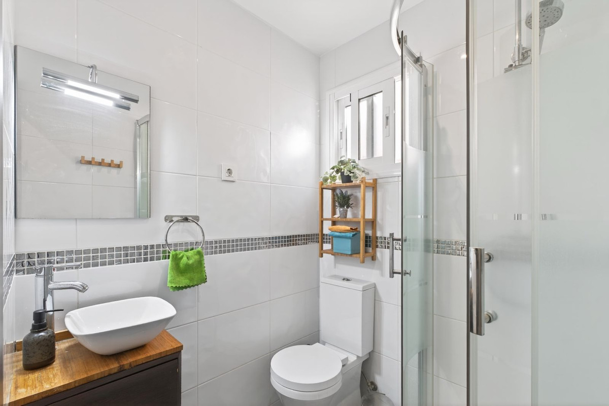Se vende Apartamento en Planta Última de 3 dormitorios en Costa Del Sol, Málaga, España