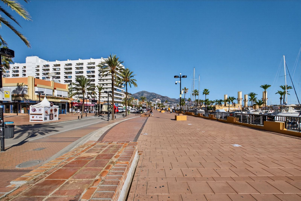 Se vende Apartamento en Planta Última de 3 dormitorios en Costa Del Sol, Málaga, España