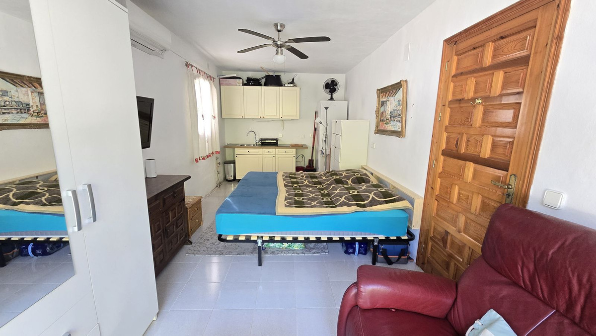 Se vende Villa - Chalet de 6 dormitorios en Costa Blanca, Alicante, España