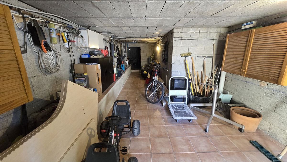 Se vende Villa - Chalet de 6 dormitorios en Costa Blanca, Alicante, España