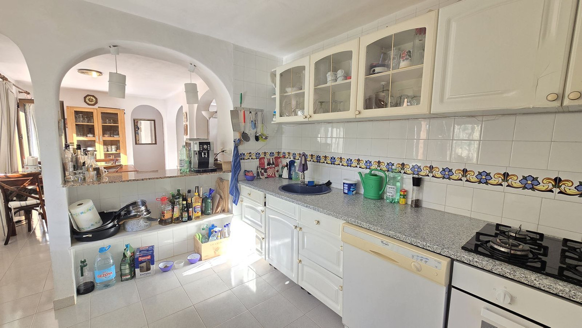 Se vende Villa - Chalet de 6 dormitorios en Costa Blanca, Alicante, España