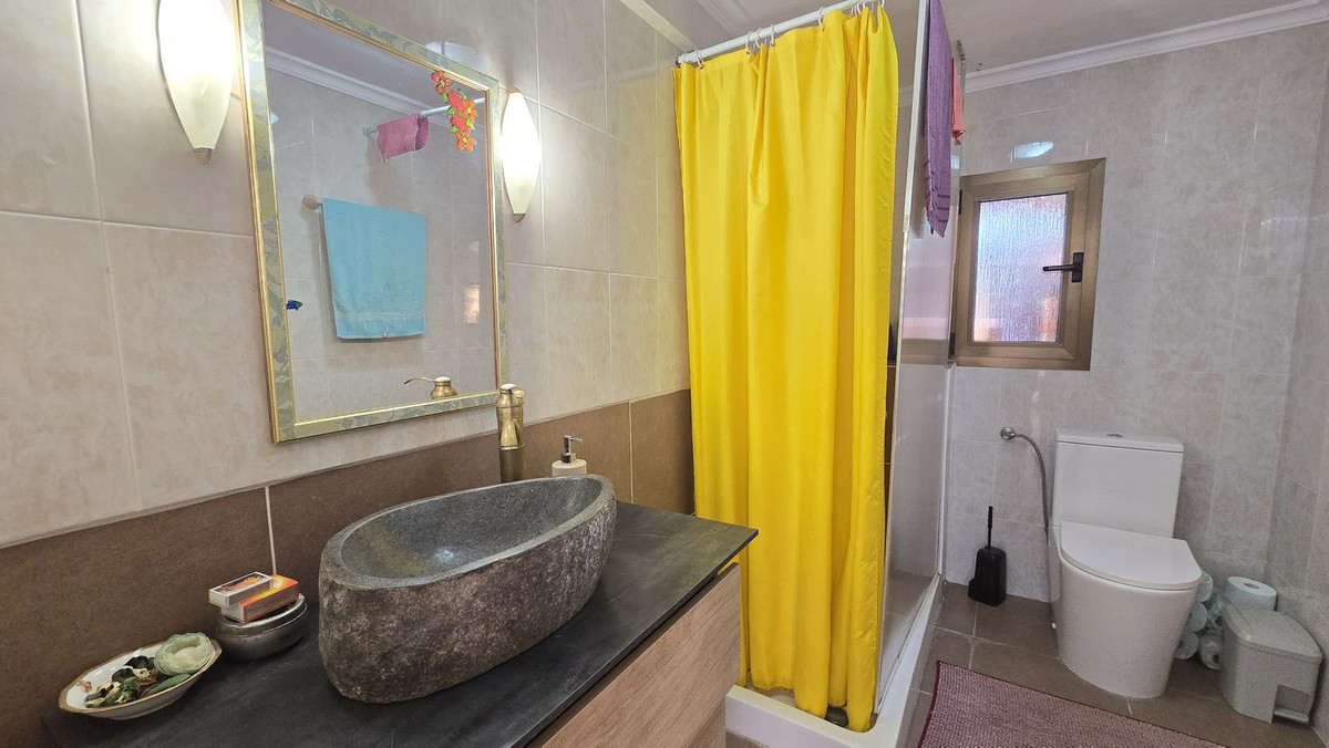 Se vende Villa - Chalet de 6 dormitorios en Costa Blanca, Alicante, España