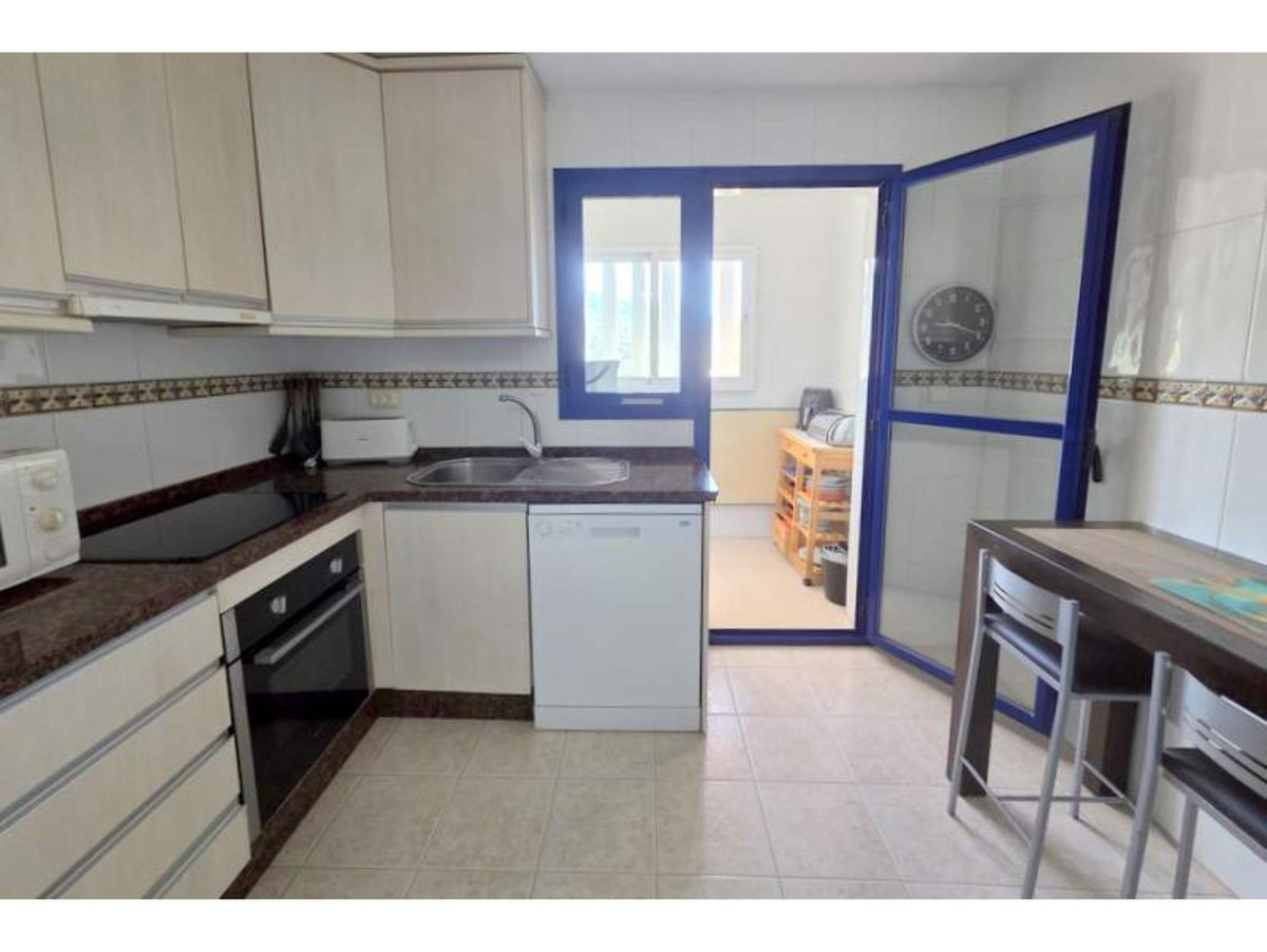 2 Bed Apartment for sale in La Duquesa Costa Del Sol, Málaga, Spain
