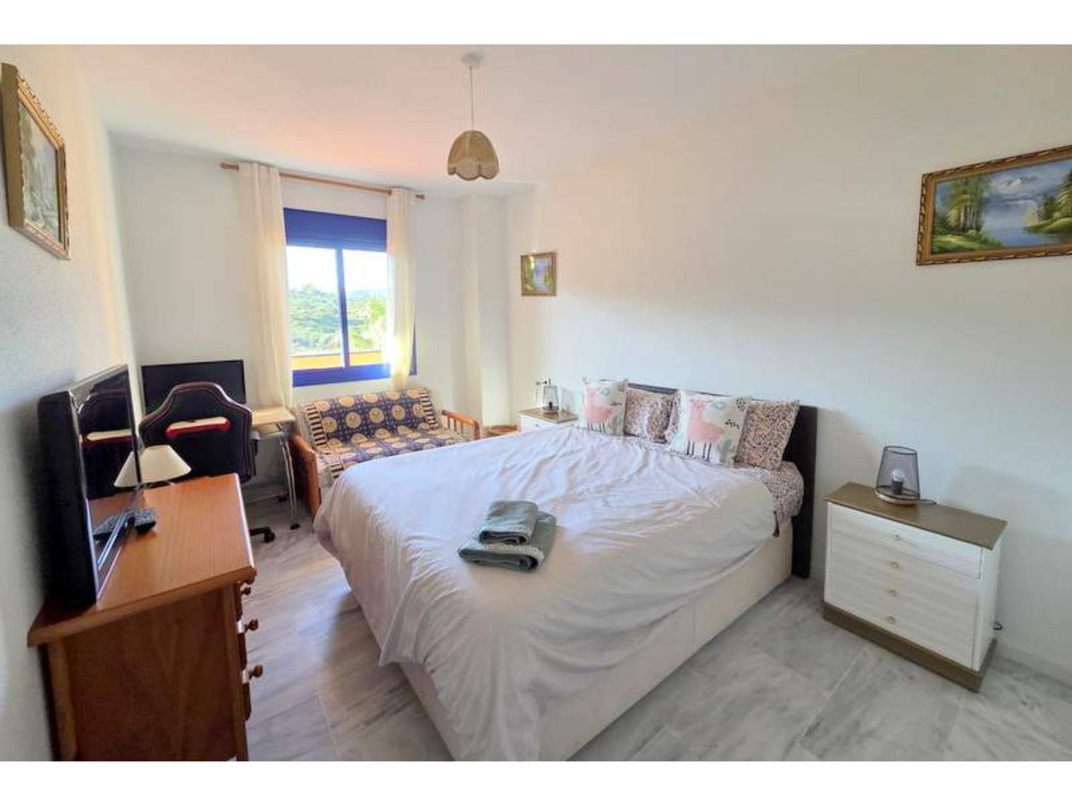 2 Bed Apartment for sale in La Duquesa Costa Del Sol, Málaga, Spain