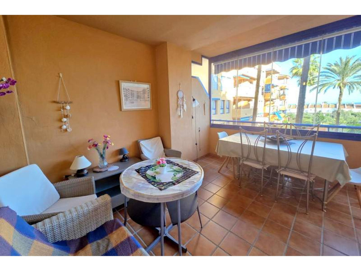 2 Bed Apartment for sale in La Duquesa Costa Del Sol, Málaga, Spain