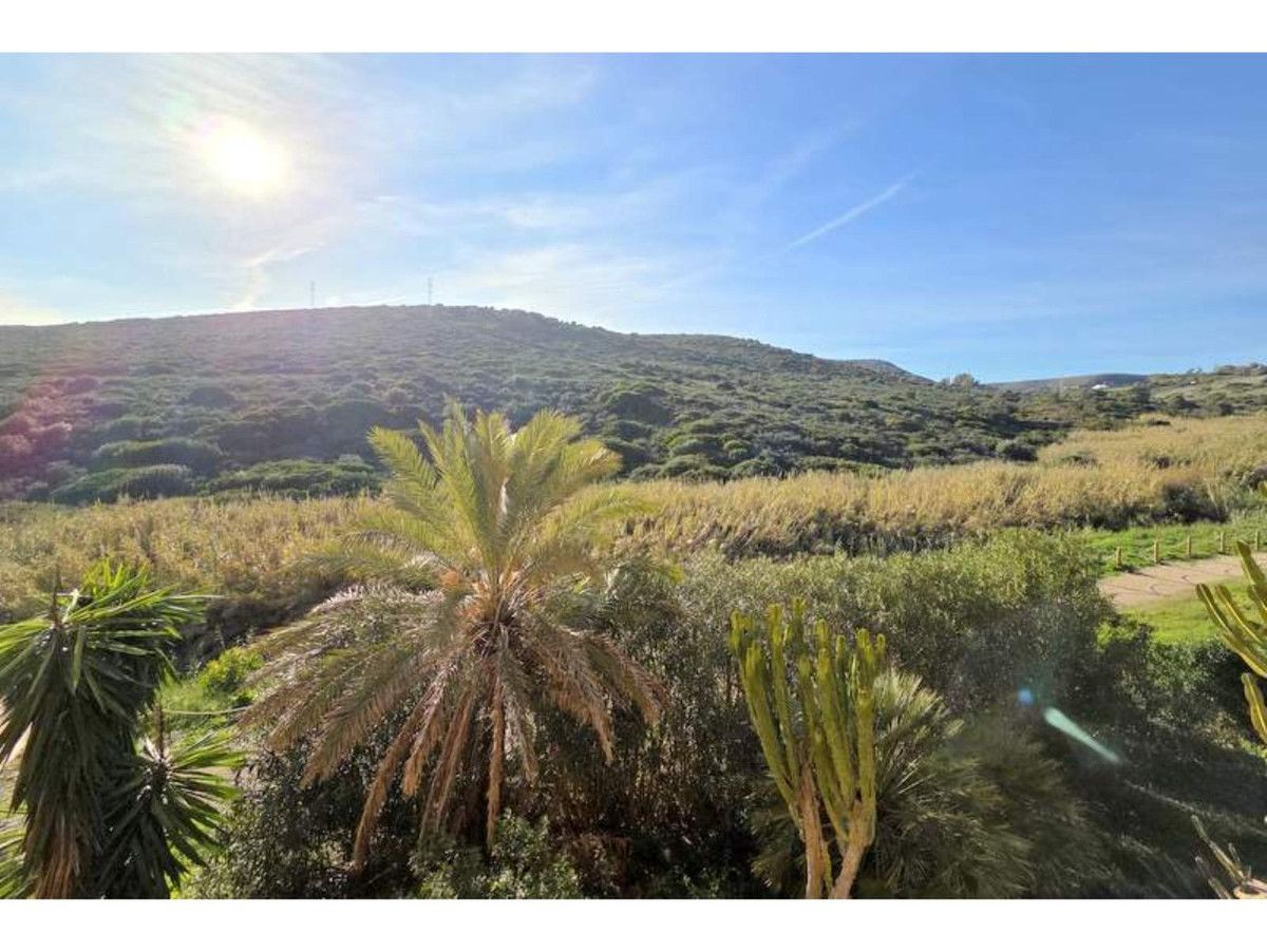 2 Bed Apartment for sale in La Duquesa Costa Del Sol, Málaga, Spain