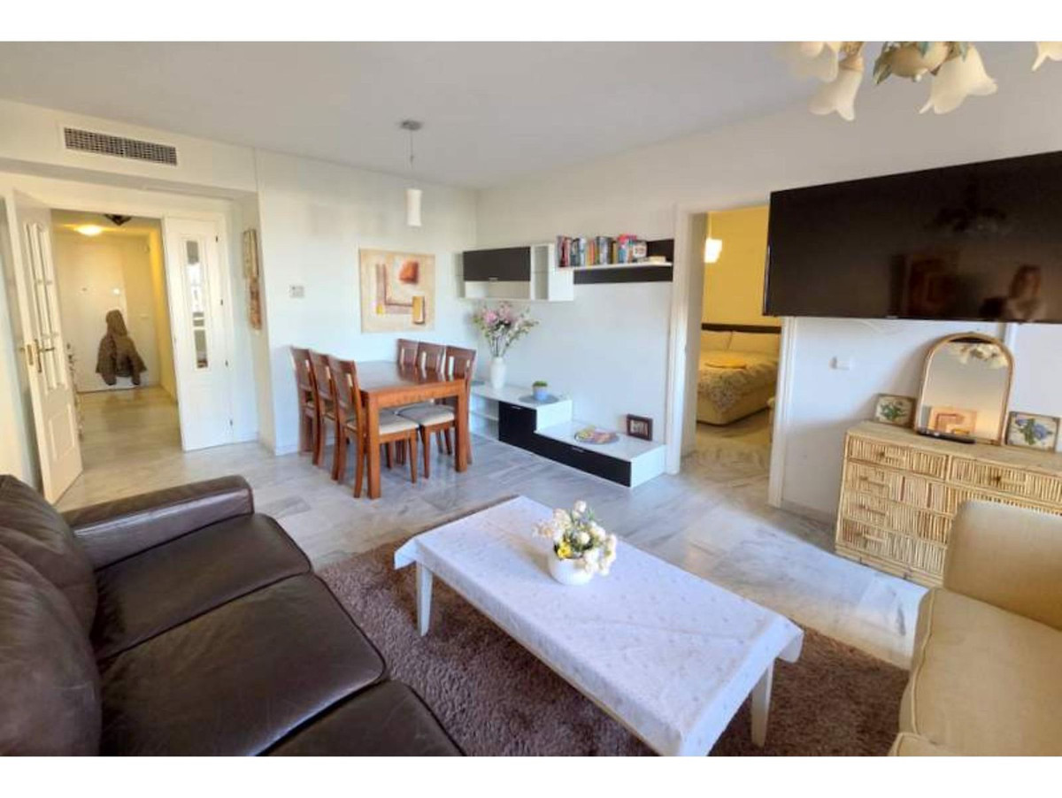 2 Bed Apartment for sale in La Duquesa Costa Del Sol, Málaga, Spain