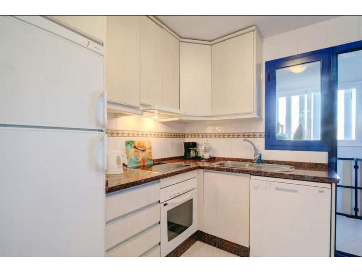 2 Bed Apartment for sale in La Duquesa Costa Del Sol, Málaga, Spain