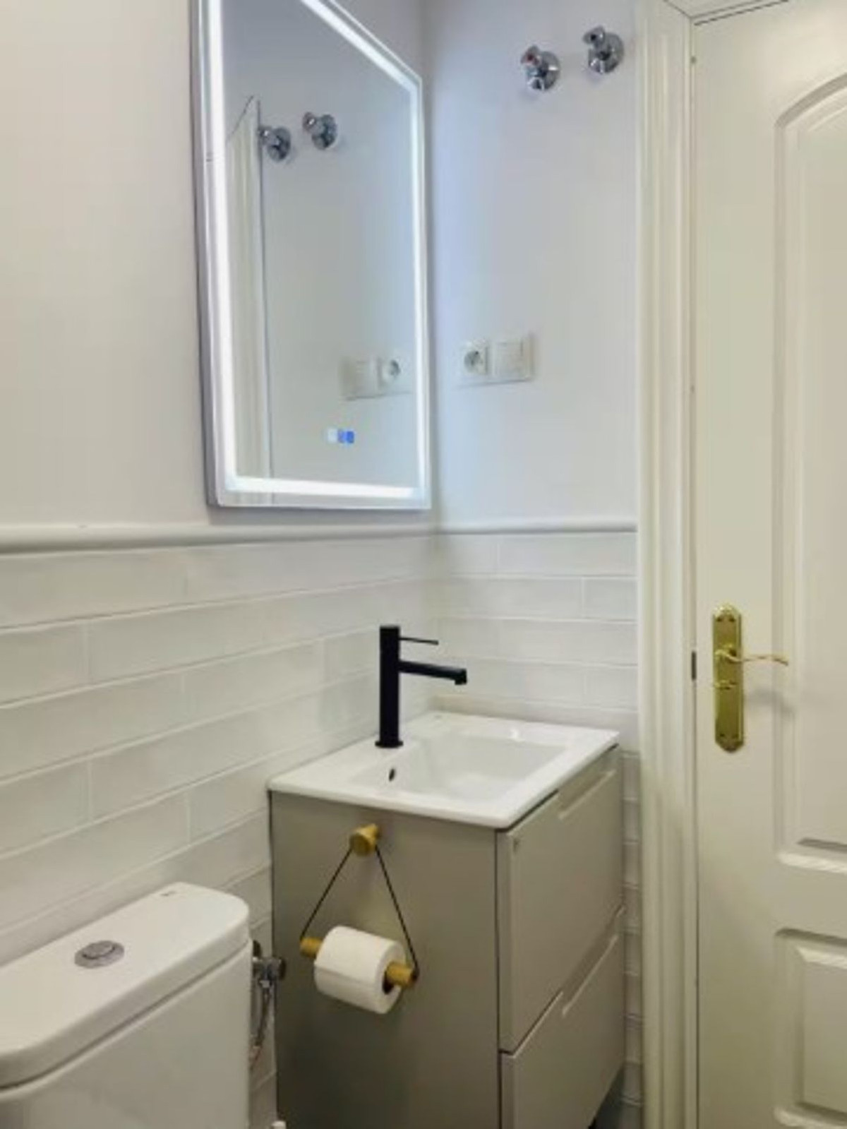 2 Bed Apartment for sale in Cerros Del Aguila Costa Del Sol, Málaga, Spain