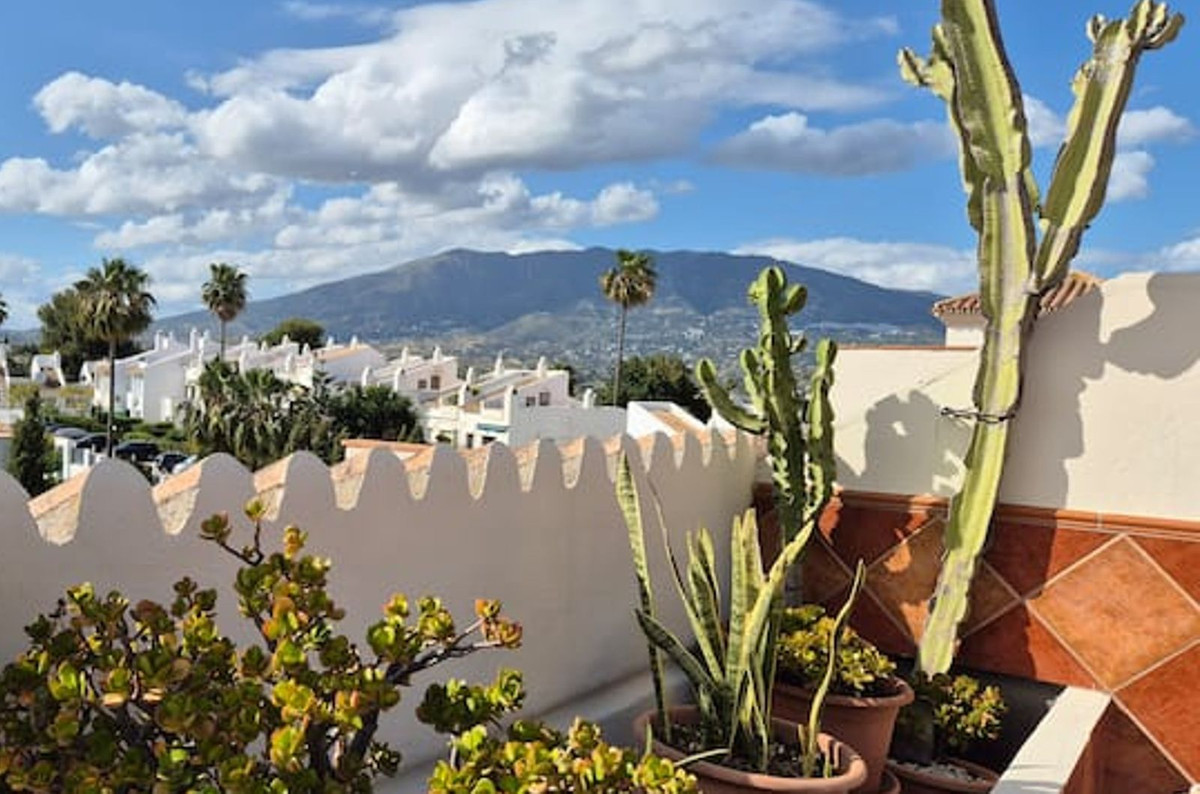 2 Bed Apartment for sale in Cerros Del Aguila Costa Del Sol, Málaga, Spain
