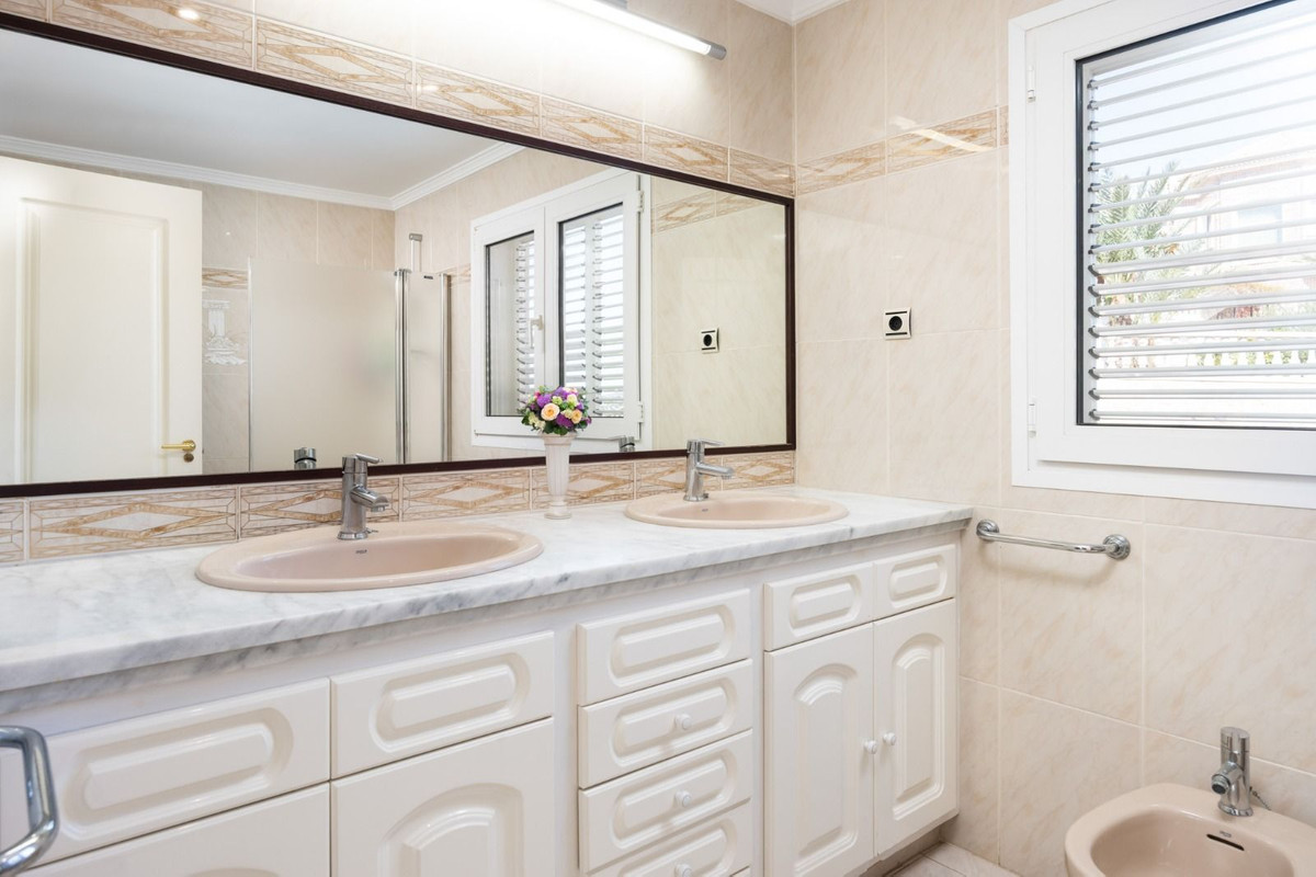 5 Bed Townhouse for sale in Málaga Este Costa Del Sol, Málaga, Spain