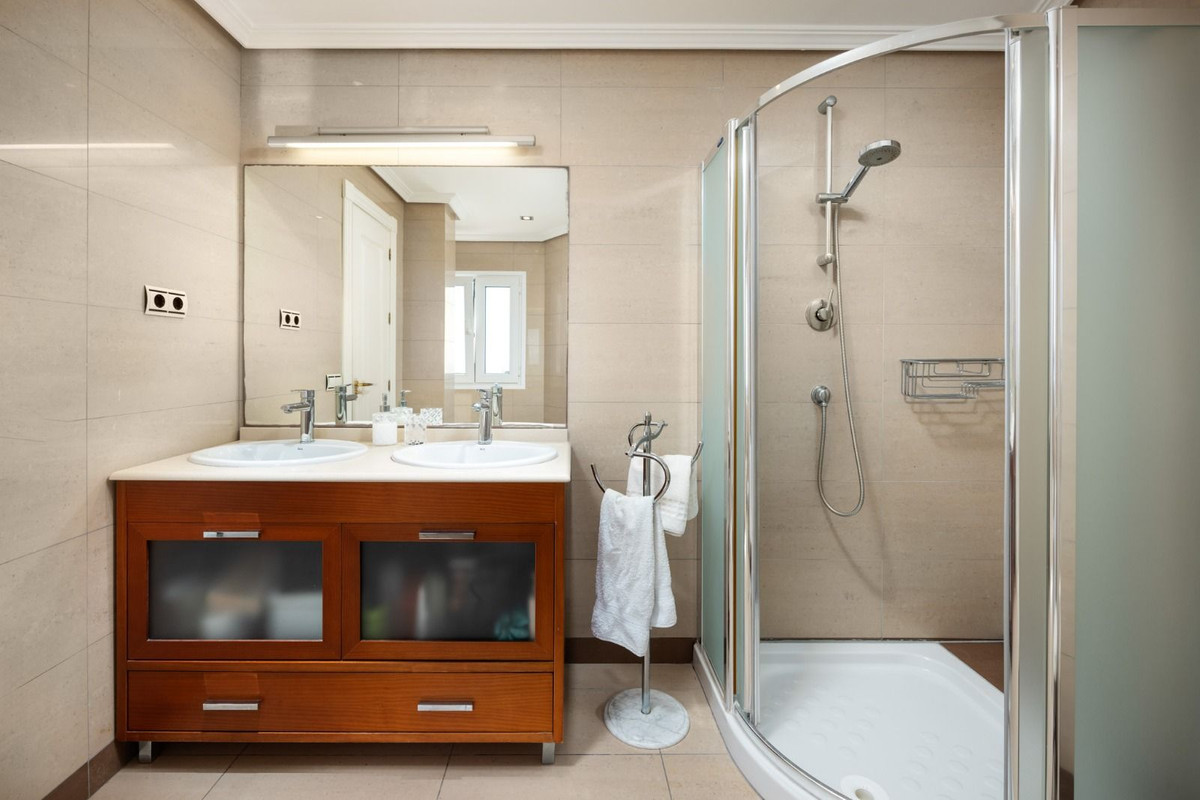 5 Bed Townhouse for sale in Málaga Este Costa Del Sol, Málaga, Spain