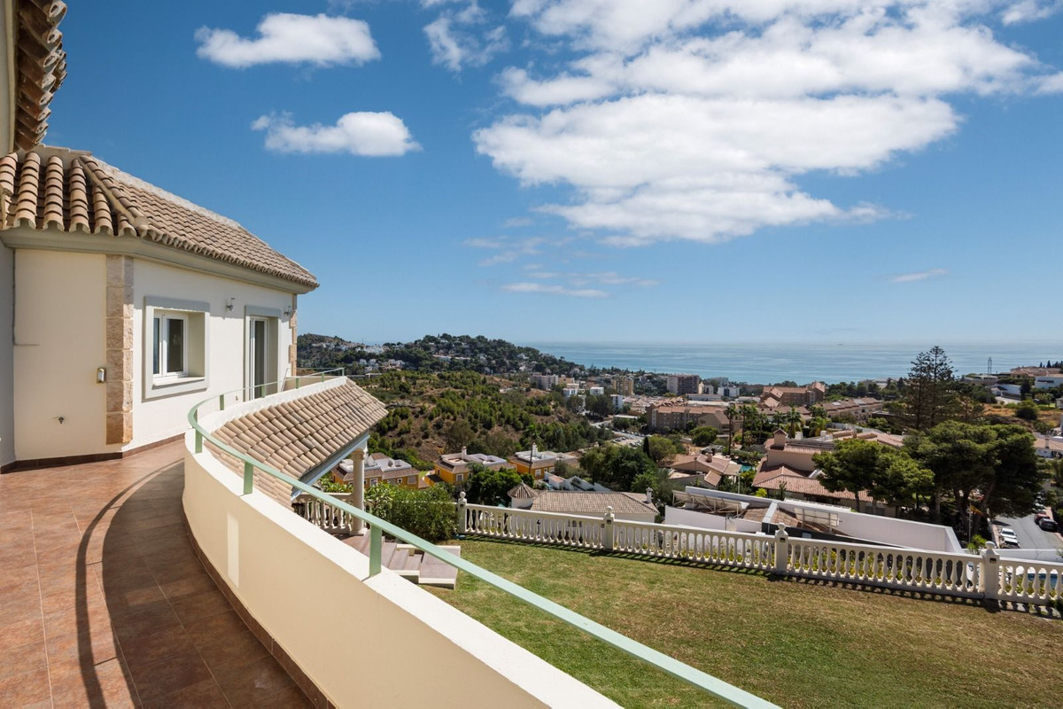 5 Bed Townhouse for sale in Málaga Este Costa Del Sol, Málaga, Spain