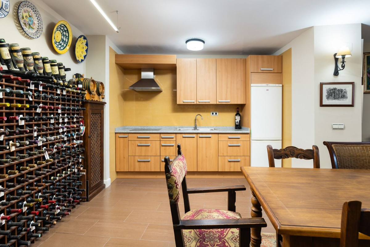 5 Bed Townhouse for sale in Málaga Este Costa Del Sol, Málaga, Spain