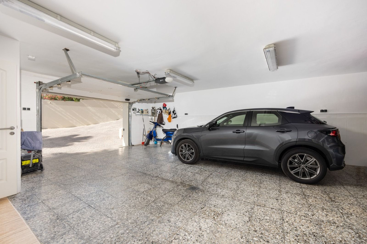 5 Bed Townhouse for sale in Málaga Este Costa Del Sol, Málaga, Spain