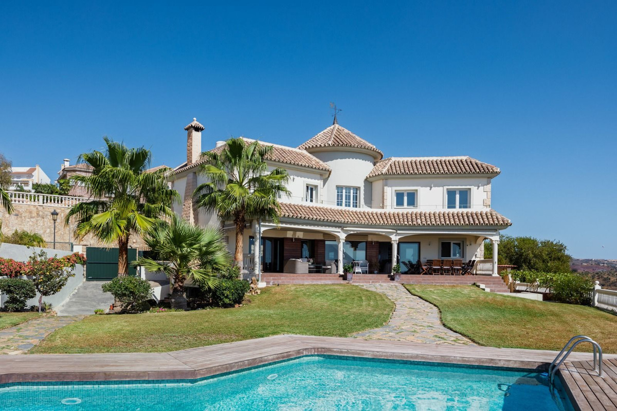 5 Bed Townhouse for sale in Málaga Este Costa Del Sol, Málaga, Spain