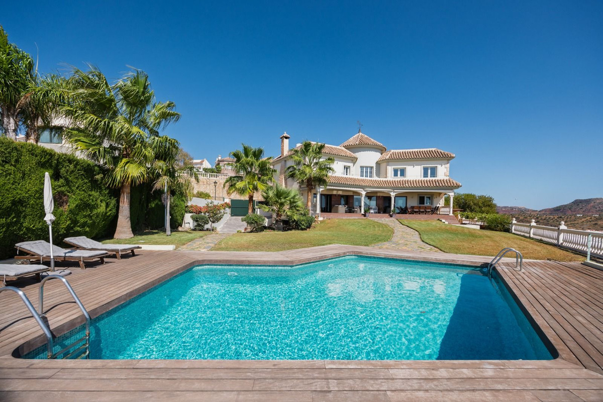5 Bed Townhouse for sale in Málaga Este Costa Del Sol, Málaga, Spain
