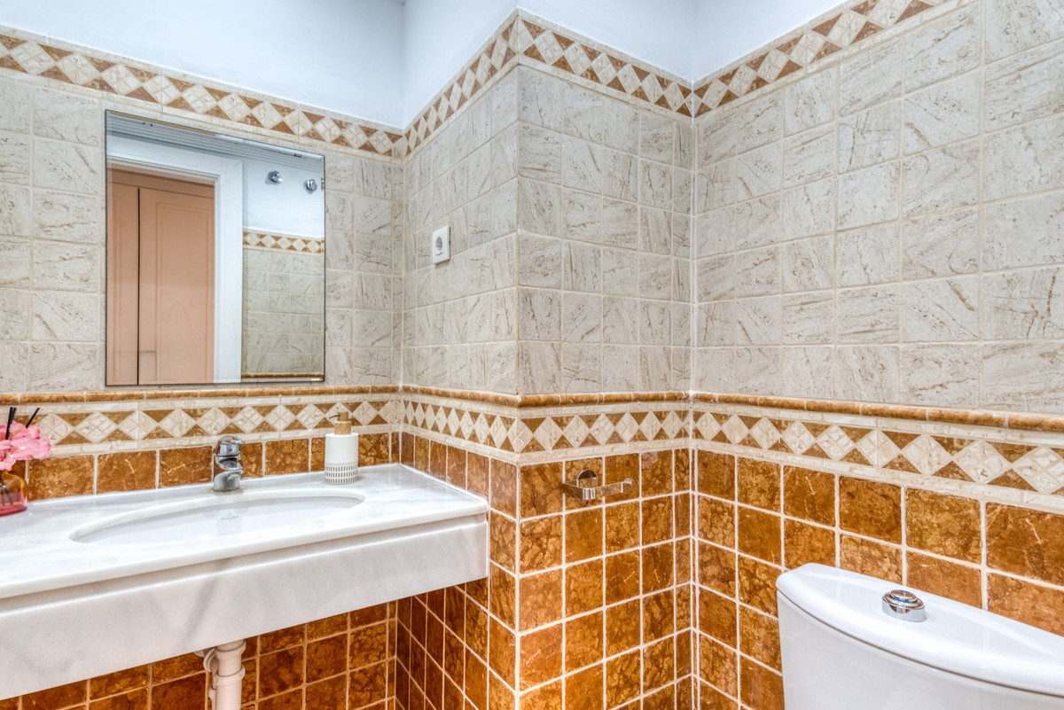 Se vende Apartamento Planta Media de 2 dormitorios en Costa Del Sol, Cadiz, España