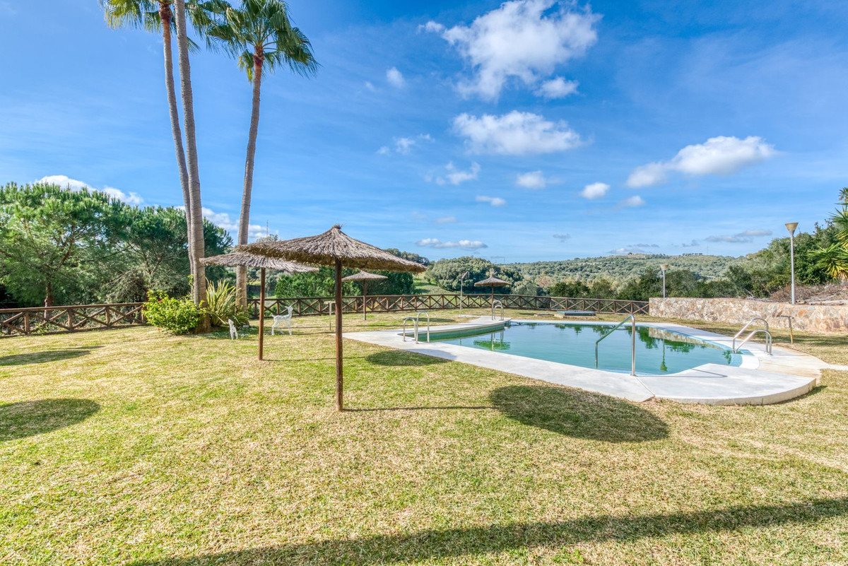 Se vende Apartamento Planta Media de 2 dormitorios en Costa Del Sol, Cadiz, España