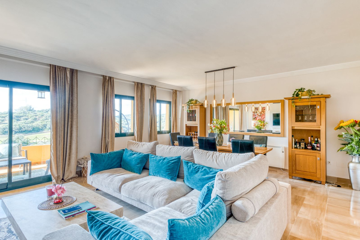 Se vende Apartamento Planta Media de 2 dormitorios en Costa Del Sol, Cadiz, España