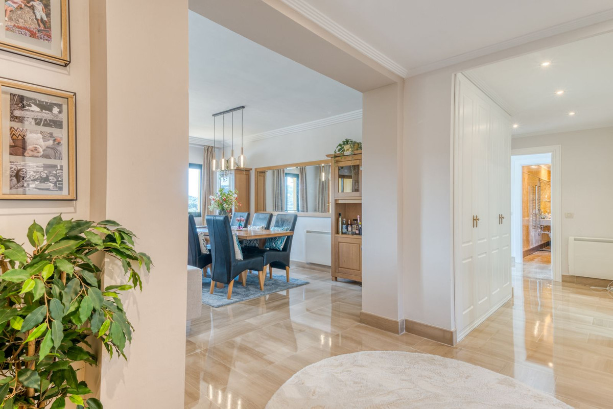 Se vende Apartamento Planta Media de 2 dormitorios en Costa Del Sol, Cadiz, España