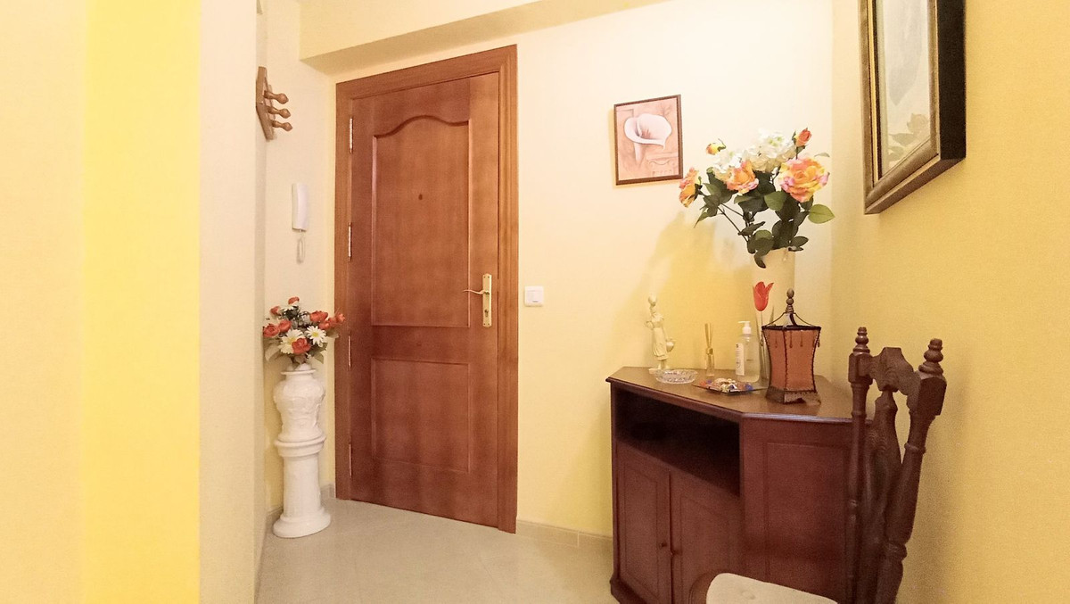 Se vende Apartamento Planta Media de 2 dormitorios en Costa Del Sol, Málaga, España