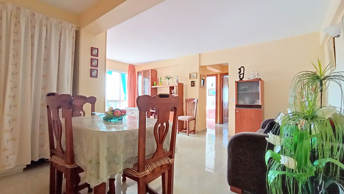 Se vende Apartamento Planta Media de 2 dormitorios en Costa Del Sol, Málaga, España