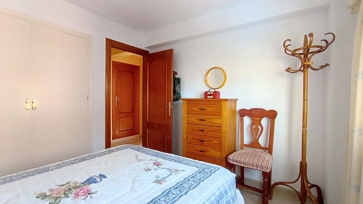 Se vende Apartamento Planta Media de 2 dormitorios en Costa Del Sol, Málaga, España