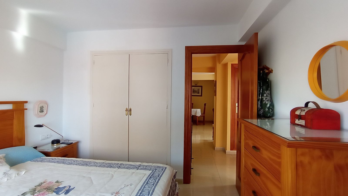 Se vende Apartamento Planta Media de 2 dormitorios en Costa Del Sol, Málaga, España