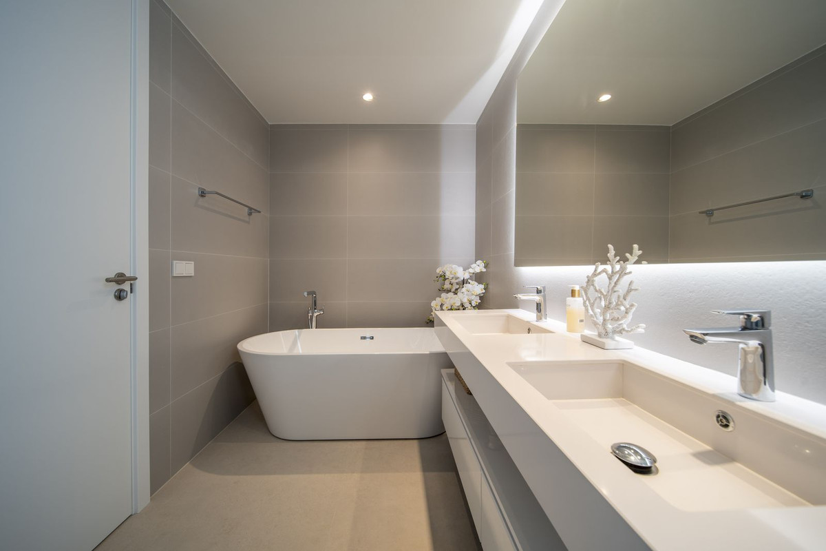 4 Bed Townhouse for sale in Marbella Costa Del Sol, Málaga, Spain